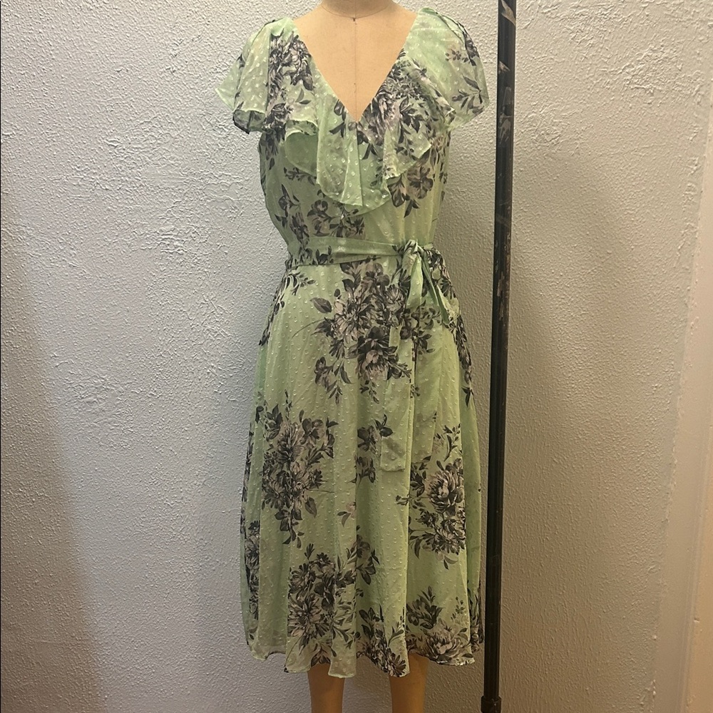 NWOT Elle Mint Green Floral Midi Dress